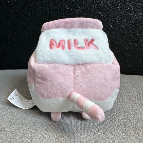 Pusheen Sips 🍓 Strawberry Milk 🥛 Plush NWT 6” - Picture 4 of 8